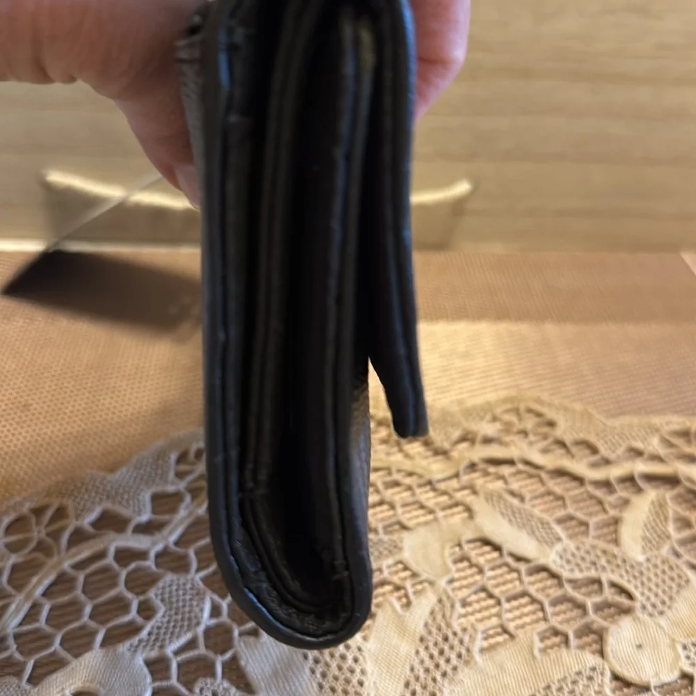 NWT Tommy Hilfiger black & gray textured plaid wallet